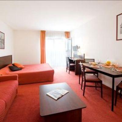 Du Parc - Val D'europe Aparthotel Montévrain